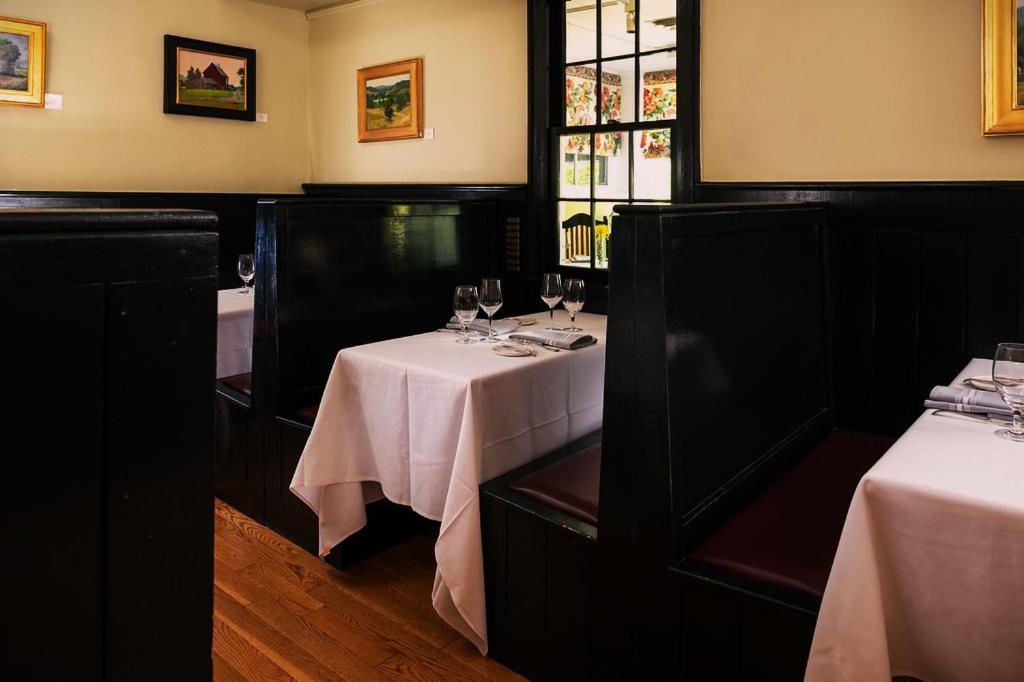 Ashby Inn & Restaurant Paris ภายนอก รูปภาพ