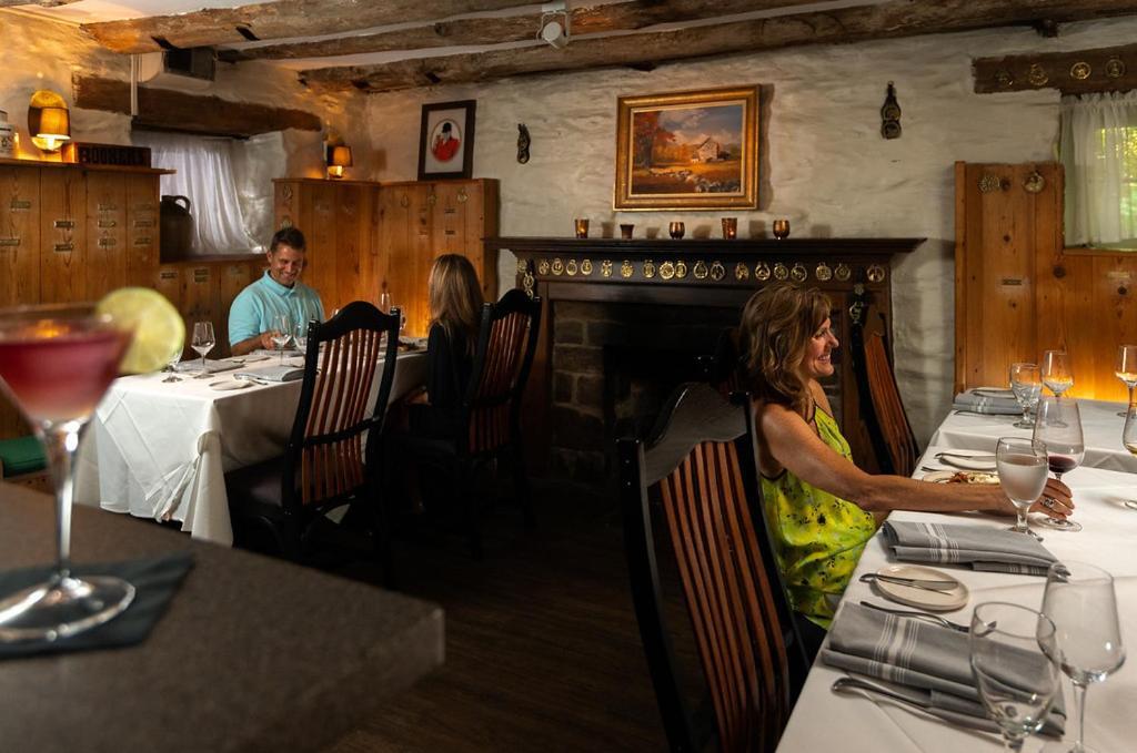 Ashby Inn & Restaurant Paris ภายนอก รูปภาพ