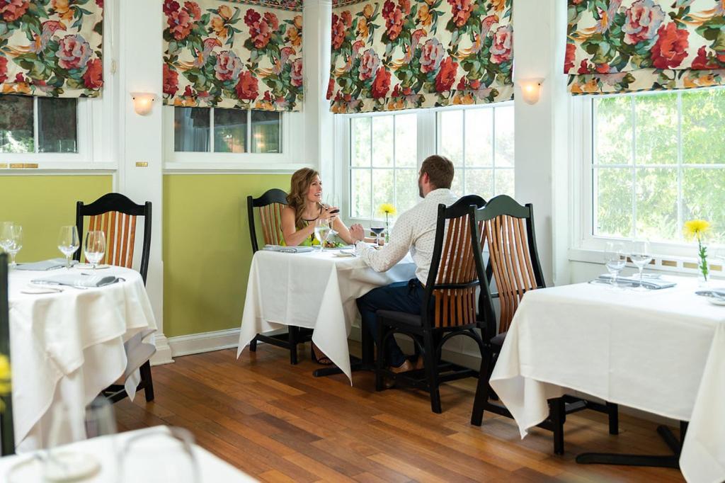 Ashby Inn & Restaurant Paris ภายนอก รูปภาพ